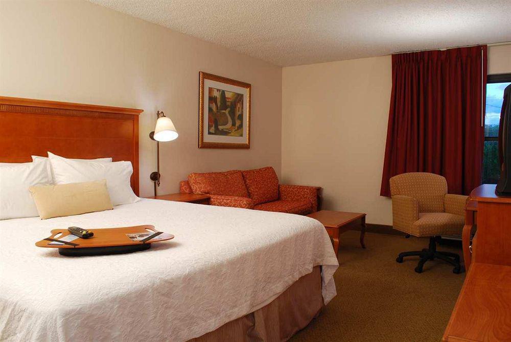 Hotel Hampton 3*